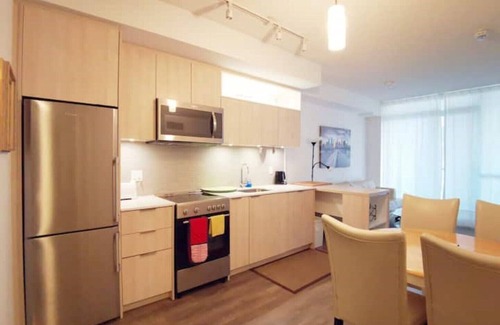 The Peanut Condo | Fairview Mall& Don mills Subway longterm 2+2Condo