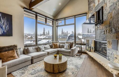 Woodmoor House | Falcon Haus Home
