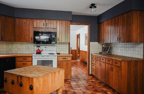 Manitowish Waters House | Fall Colors in Brick House | Spacious, Lakefront