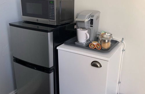 Midtown House | Fall Discount~Beautiful All-Inclusive Extended Stay Studio-Travel Professionals