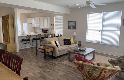 Morgantown House | Fall Discounted! Beach/Pools/Tennis & Pickleball