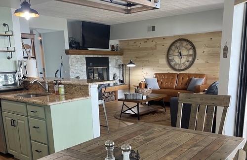 Lake Harmony Condo | Fall Poconos Retreat with Views of Big Boulder Lake and Mountain!