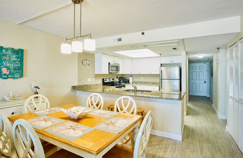 Indian Shores Condo | 🏖🏝Fall SPECIALS minivans at airports to use