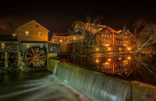Pigeon Forge Cabin | Fall Vacation! near Parkway W Hot Tub & Resort Pool