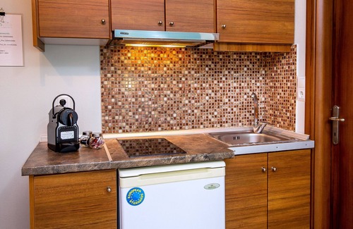 Potos House | Famelia Studios Lampiris