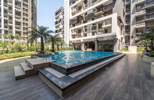 Pune Apartment | Families & Corporates 3-Bed Apt, Fashion Res, Pune