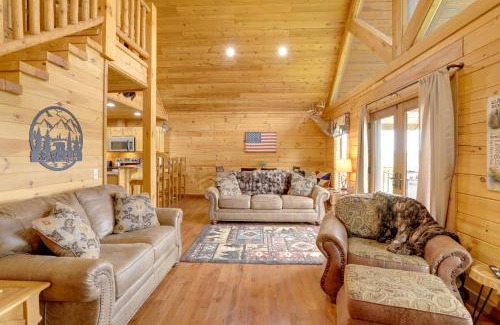Van Buren House | Family Cabin with Deck By Mark Twain Natl Forest!
