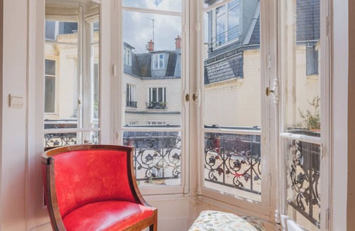 Passy Apartment | Family Dupleix A/C balcony Eiffel Tower View