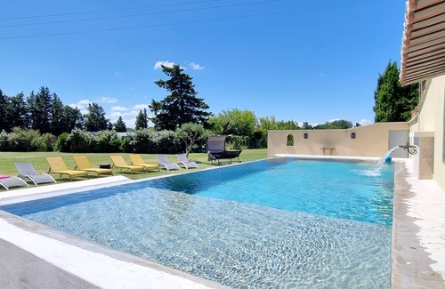 Althen-des-Paluds House | Family farmhouse with pool in the heart of Provence 15 minutes from Avignon