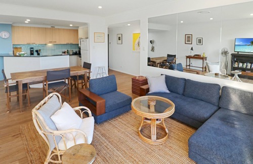Avoca Beach Apartment | Family friendly 3 bedroom beachside apartment!