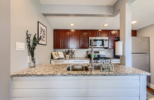 Barths House | Family Friendly 4br House - Huge Yard - Central to Denver and Red Rocks