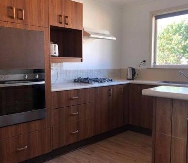 Hamilton Villa | Family-Friendly 5-Bedroom Home Near Uni & Hamilton Gardens - Sleeps 10