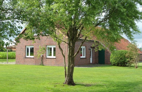 Blomberg House | Family-friendly holiday home in a maize field in a secluded location, dogs allowed.