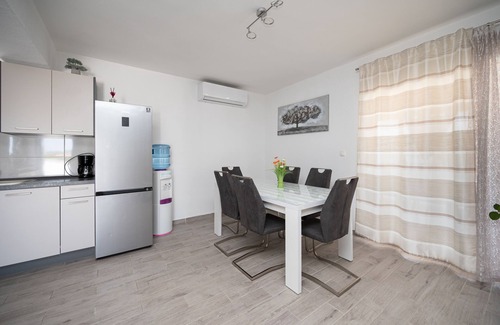 Maslenica House | Family friendly house with a swimming pool Maslenica, Novigrad (K-23719)