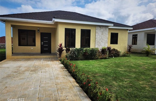 Ocho Rios Cottage | Family friendly, less then 10 minutes from Attractions