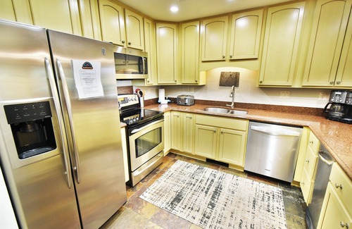 Summit Cove House | Family Friendly Near Lake Dillon! 3 Kings. On Rec Path. Hot Tub, Grounds