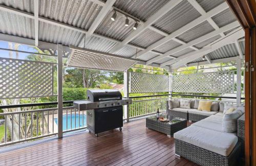 Wooloowin House | Family Friendly, Pool, 9km to City by Custom Bnb Hosting