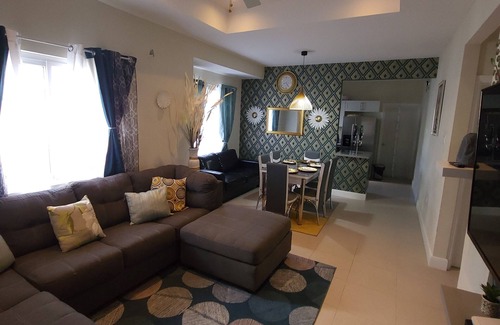 Lucea House | Family-friendly villa - 5 mins from the beach!