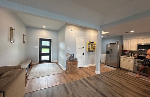 Willis House | Family fun Lake House on the Shores of Beautiful Lake Conroe with boat slips