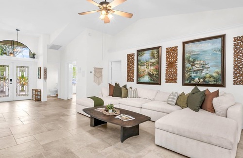 Jupiter Farms House | Family Getaway in Jupiter Farms: Fun Pool & Lake!