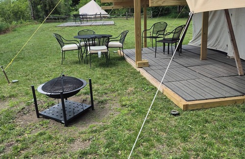 Douglas County RV Rental | Family Glamping Tent in Relaxing Campground in West Omaha