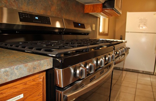 Townsend Cabin | Family/Group Lodge with Spectacular Mtn. Views/Hot Tub/Game Tables/WIFI