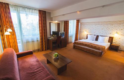 Pirdop Hotel | Family hotel Borova Gora