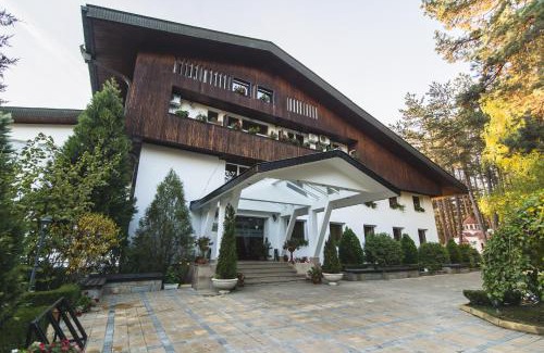 Pirdop Hotel | Family hotel Borova Gora