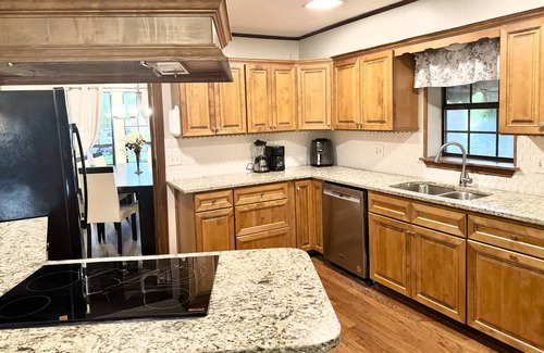 Plano House | Family Oasis in Central Plano ; Pool, Patio, 5BR, Fast Wi-Fi