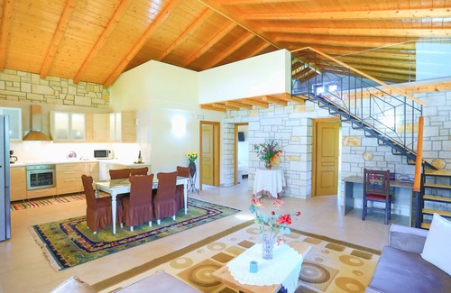 Almiros Beach Villa | Family Retreat: Villa Sofia-Stella with Pool and BBQ Oasi