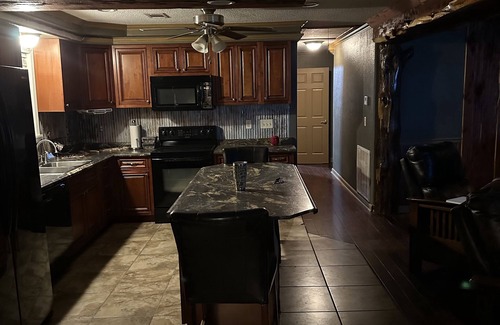 Hoxie House | Family Retreat /Sportsman’s Paradise near Lake Charles and Black River