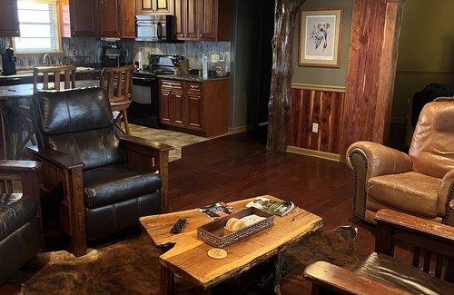 Hoxie House | Family Retreat /Sportsman’s Paradise near Lake Charles and Black River