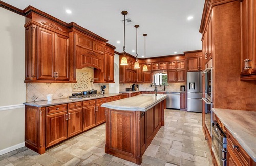 Stony Point Apartment | Family Retreat with Autumn Views and Game Room