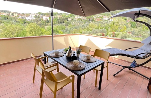 Santa Luce Apartment | Family room