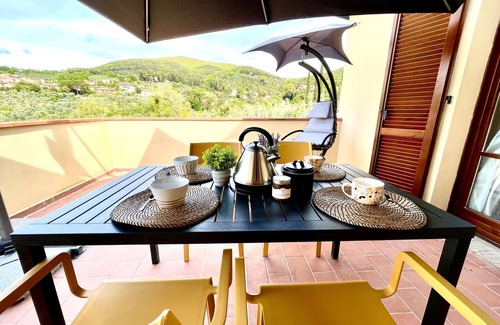 Santa Luce Apartment | Family room