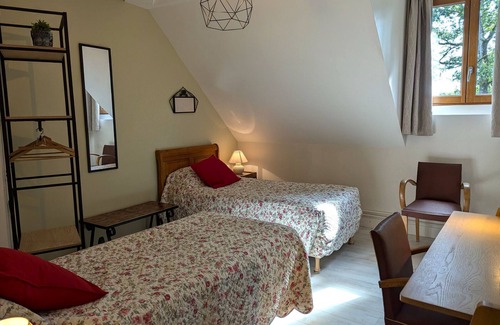 Ligny-le-Ribault Bed & Breakfast | Family room with Wi-Fi, breakfast, and shared area