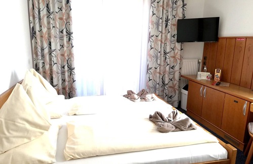 Mitterberg House | Family room with balcony - Hotel Berghof - Mitterberg