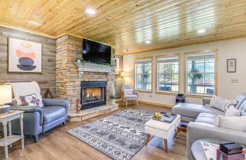 Gatlinburg - Pigeon Forge House | Family Sevierville Cottage with Game Room and Hot Tub!