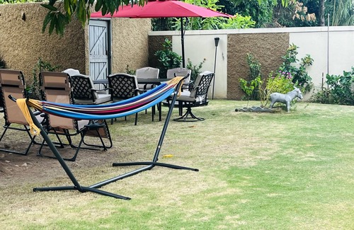 Saint Andrew House | Family sized two bedroom in Kingston with outdoor entertainment space