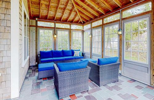 Barnstable House | Family Tides