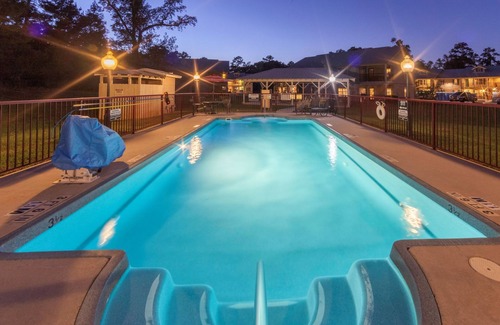 Conroe Villa | Family Vacation at Lake Conroe! | Villa + 5 Pools