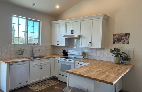 Nipomo Cottage | Fancy French Country cottage with large outdoor area & A/C in Sunny Nipomo