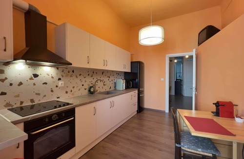 Thessaloniki City Centre Apartment | Fandango: Monumental apartment with view