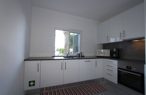 Portimao Apartment | FANTASTIC AND SPACIOUS T3 WITH PRIVATE SWIMMING POOL, 10 MINUTES TO FOOT OF LOCAL BEACHES