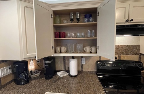 Berkley House | Fantastic Denver Location! 5 mins from every major highway! Mountain & Lake View