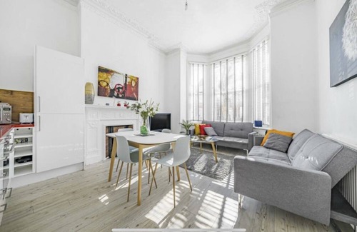 Queen's Park Apartment | Fantastic Flat-15 minutes into Central London