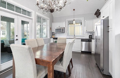 Okanagan-Similkameen House | Fantastic location near beach with large grass meadow area