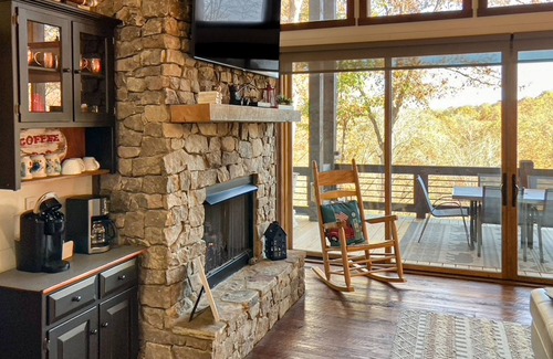 McCaysville Cabin | Fantastic lodge near town with screened deck, hot tub, game room & WiFi