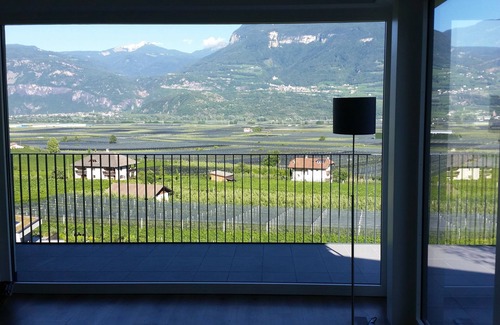 Tramin Apartment | Fantastic penthouse apartment with stunning views and large balconies