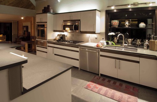 West Hills House | Fantastic view of Bend with pickleball and basketball court